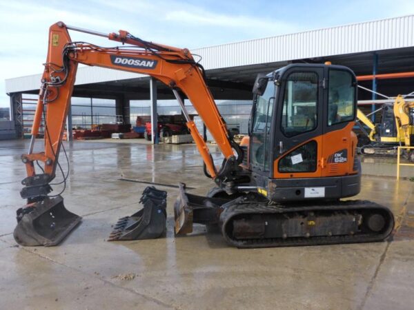 Doosan DX62R